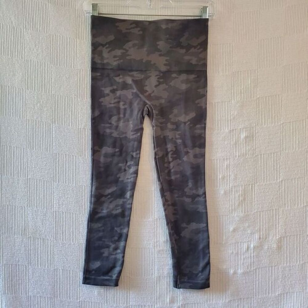 Spanx Look At Me Now Camo Leggings Womens Medium‎ Cropped Nylon Blend